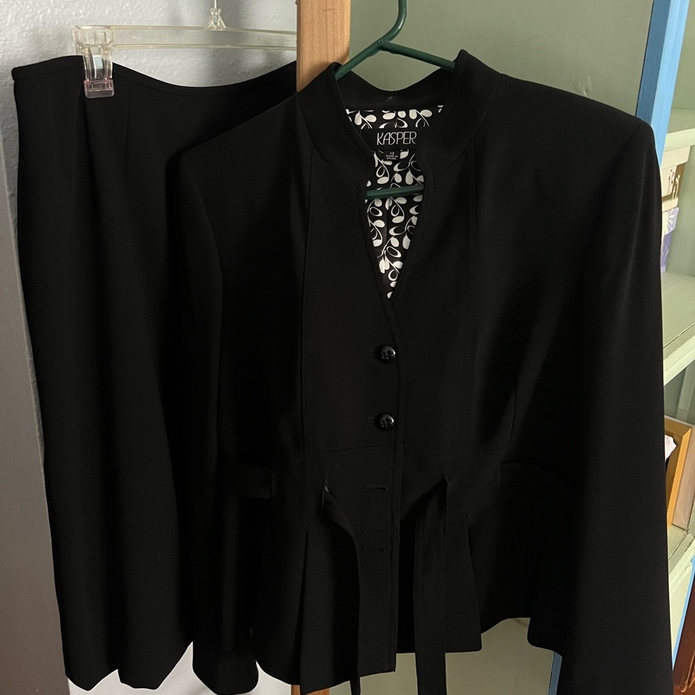 Kasper suit set